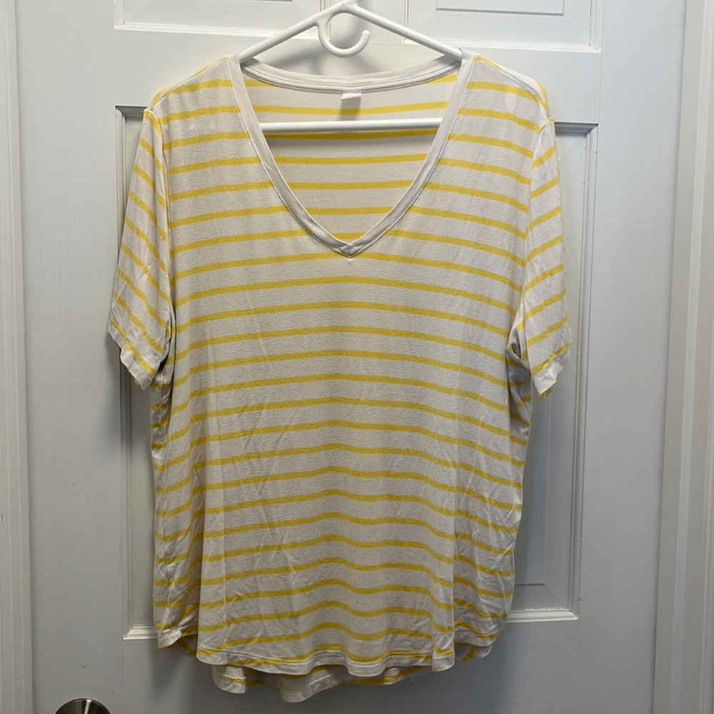{Old Navy} Luxe V-Neck - Size XL - Great Condition - FINAL PRICE (firm)